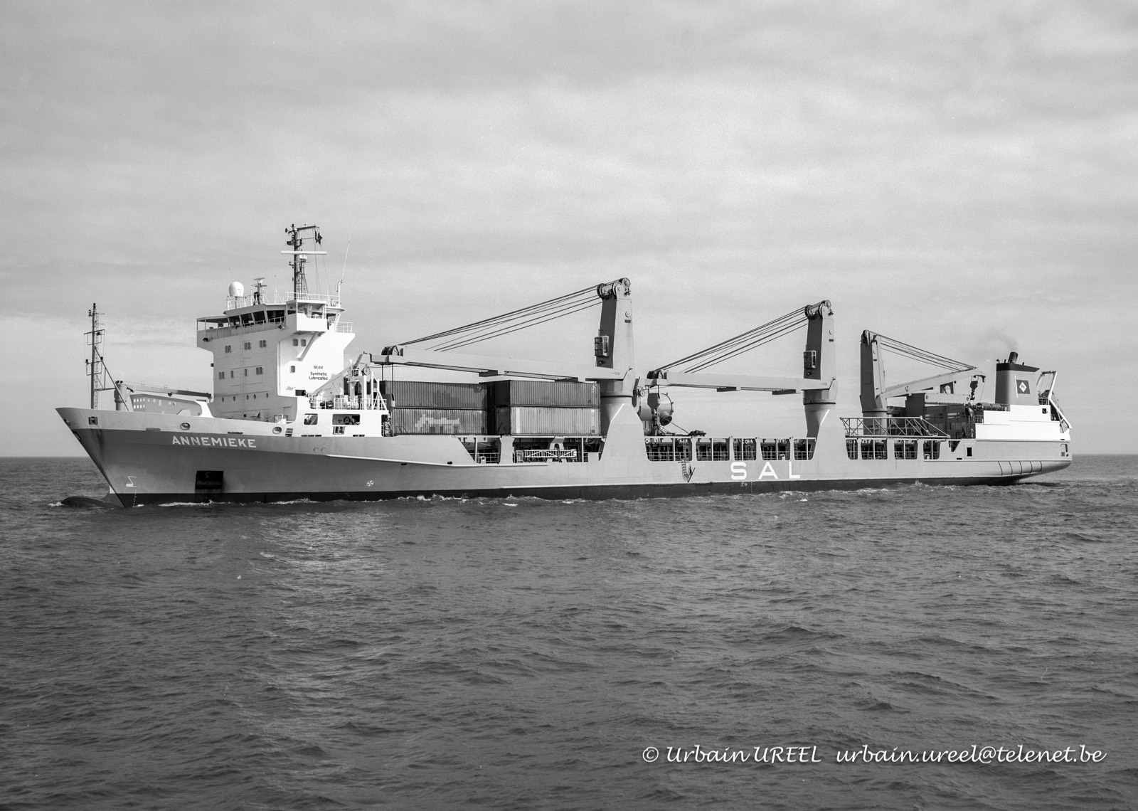 ANNEMIEKE (°1998) 16 MAR 2004