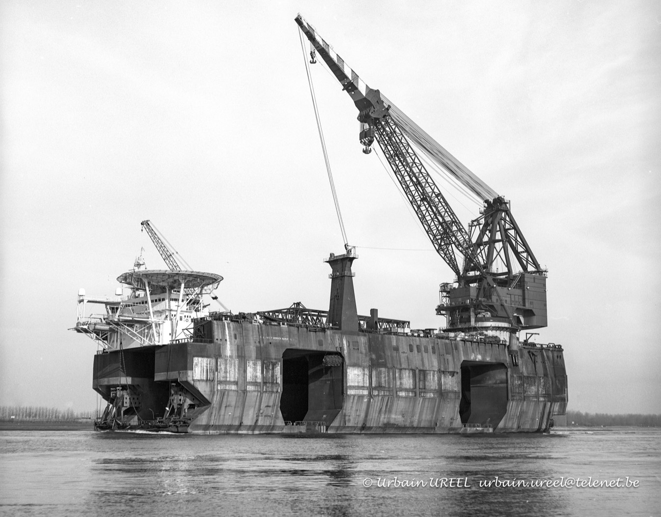 McDERMOTT DERRICKBARGE Nr.101 (°1978) 15FEB1988