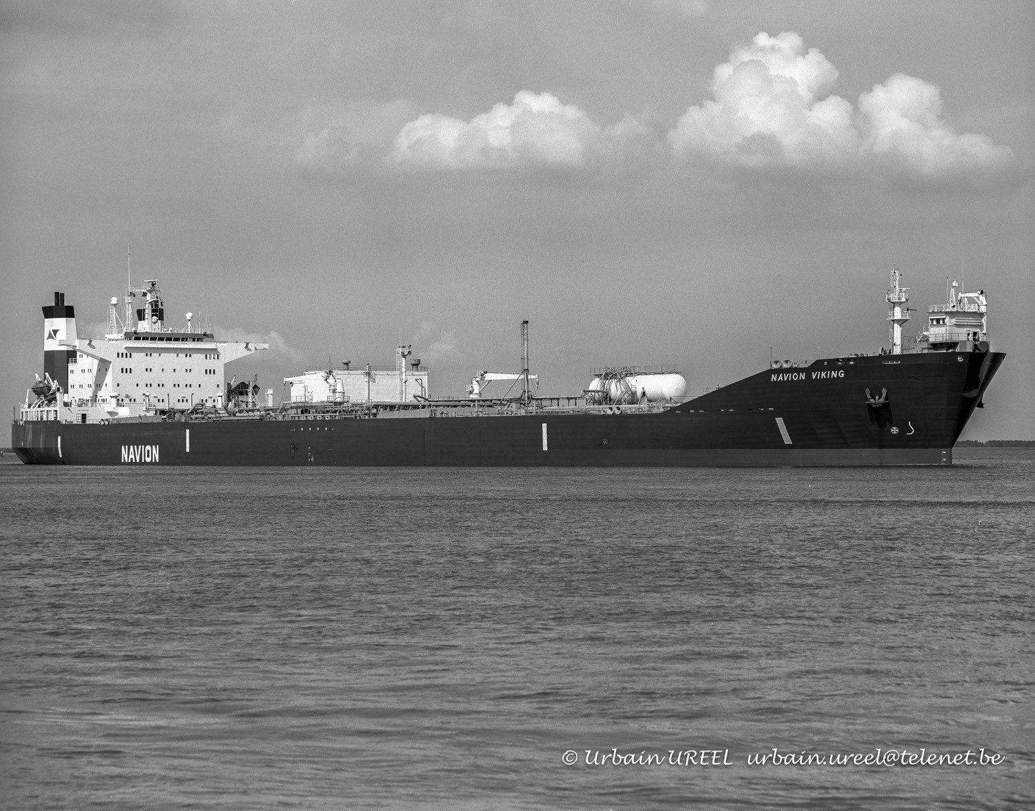 NAVION VIKING (°1983) 29 AUG 2000